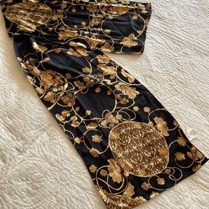 Elegant Black and Gold Scarf